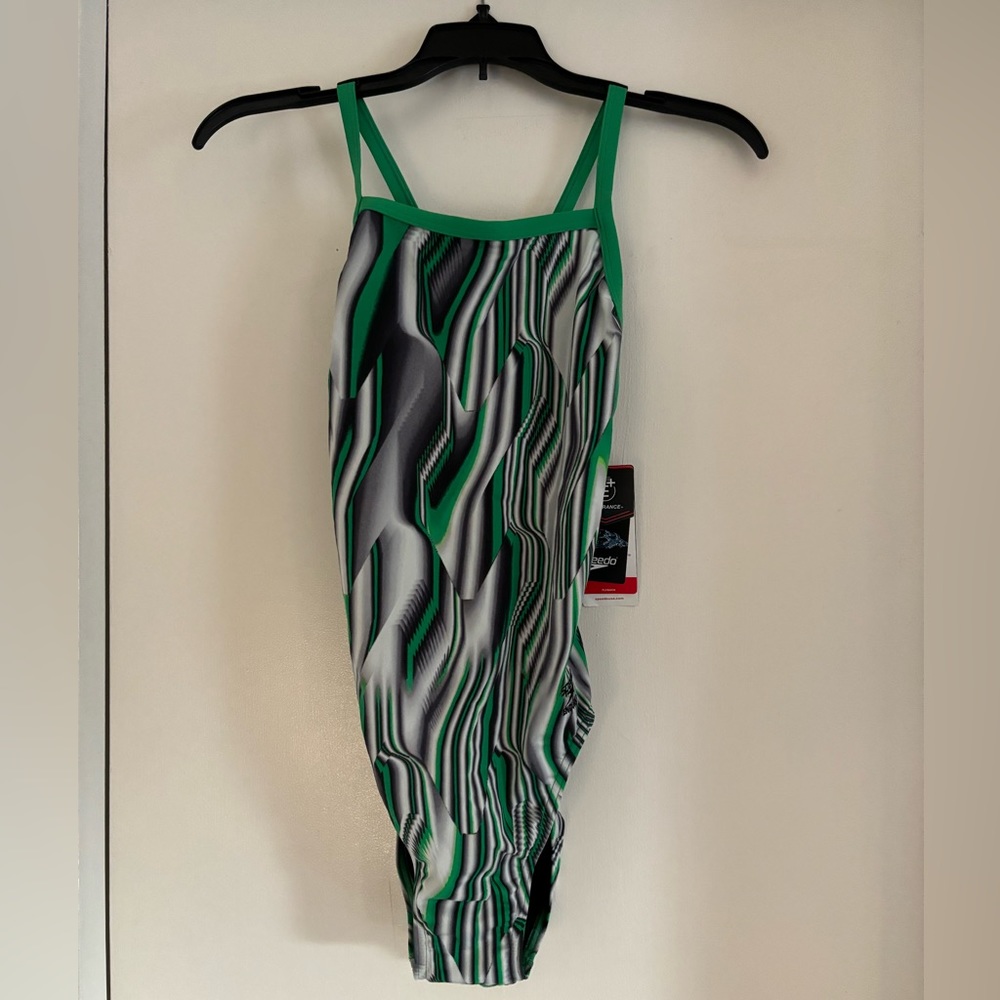 NWT Speedo endurance green flyback women’s swim suit size 34